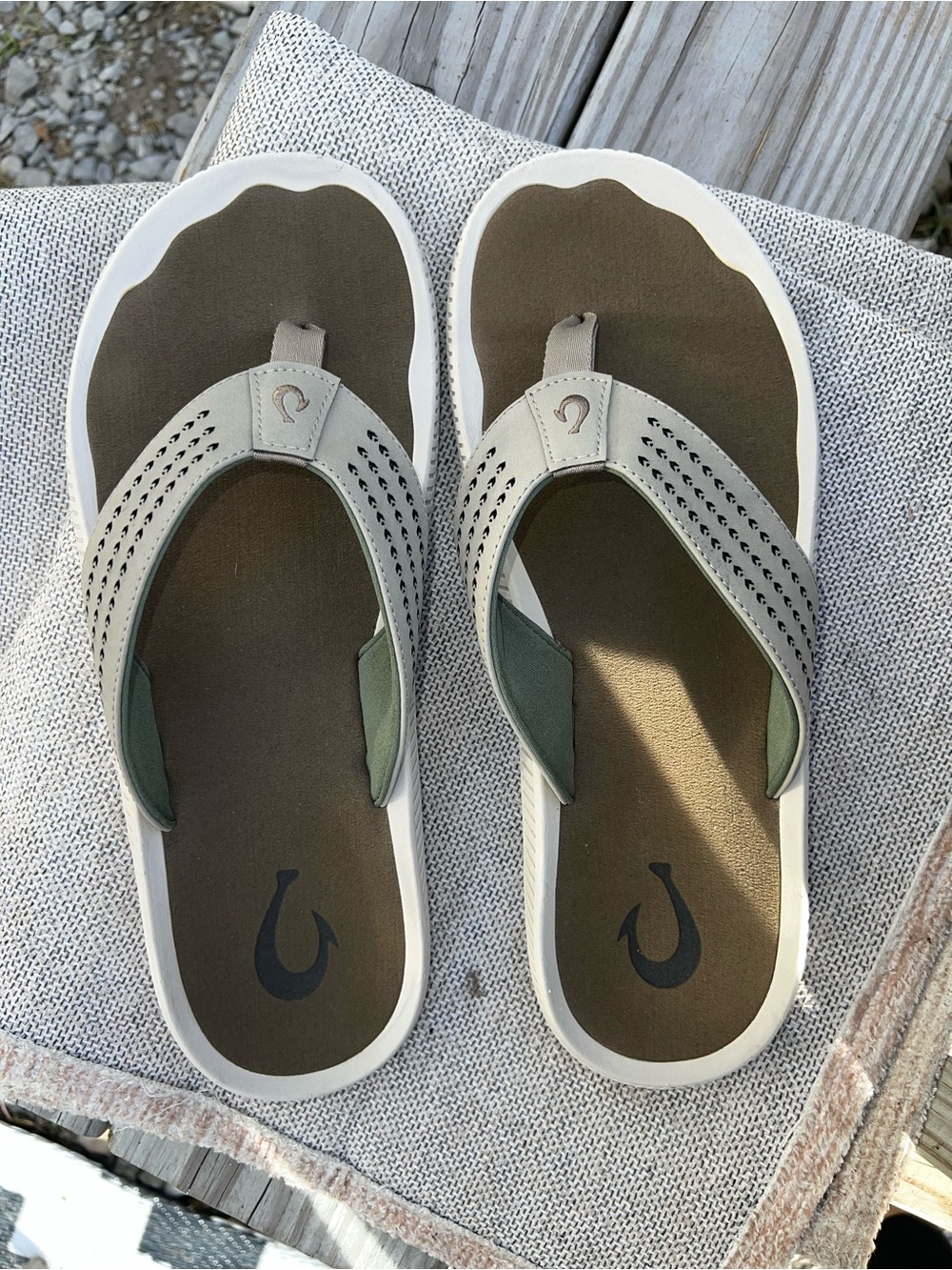 OluKai Ulele Men’s Flip Flops Size 13 Clay Mustang Sandals $90 Retail